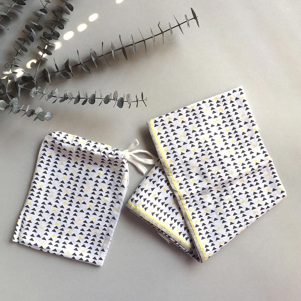 オランダから kidscase Rock swaddle [※1 クリックポスト可]　オーガニックコットン ガーゼおくるみ 薄黃 x こげ茶