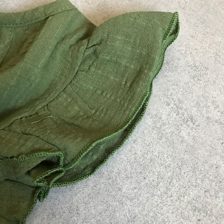 lifes フリルスリーブロンパース 60/70 GR/SG