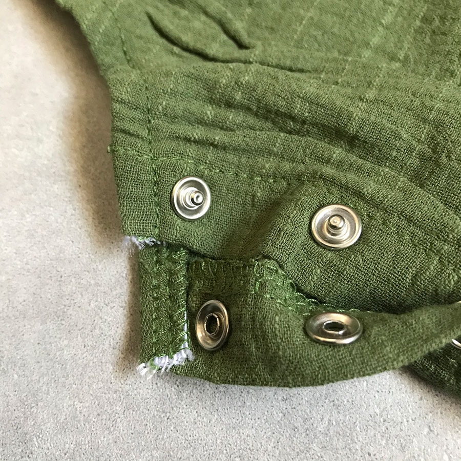 lifes フリルスリーブロンパース 60/70 GR/SG