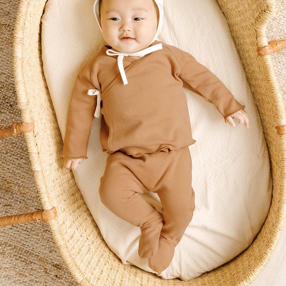 Quincy Mae オーガニックコットン  Kimono Top + Footed Pant SET 新生児/6-12M [ネコポス対応可] WALNUT 出産祝