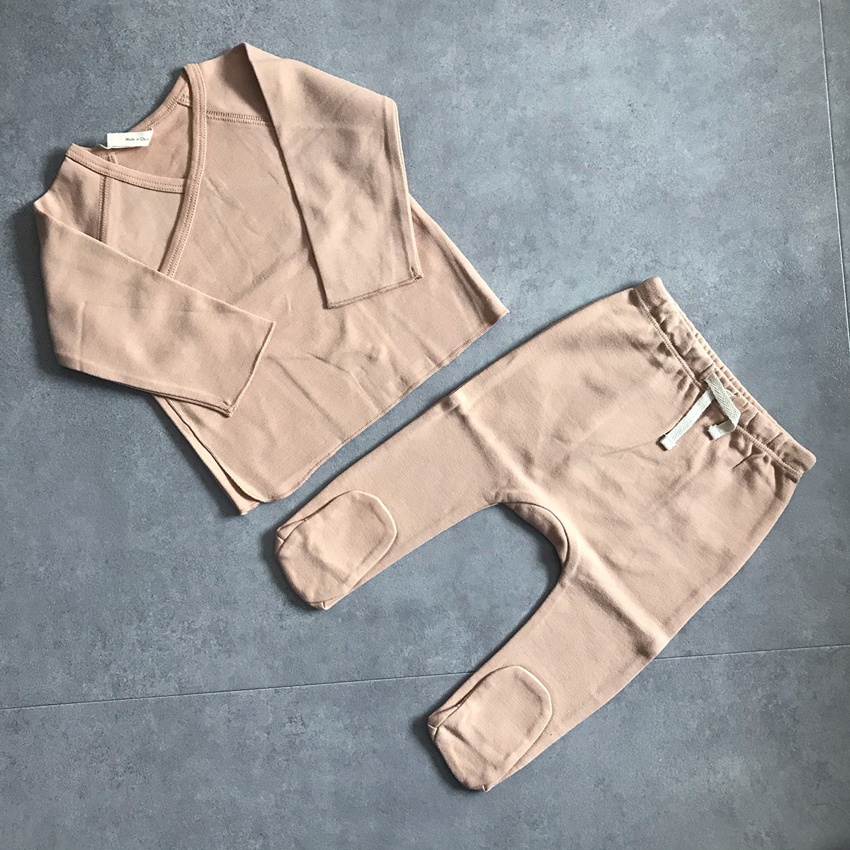 Quincy Mae オーガニックコットン  Kimono Top + Footed Pant SET 新生児/6-12M [ネコポス対応可] PETAL 出産祝