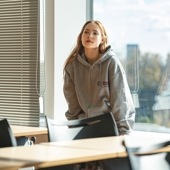 ジップパーカー