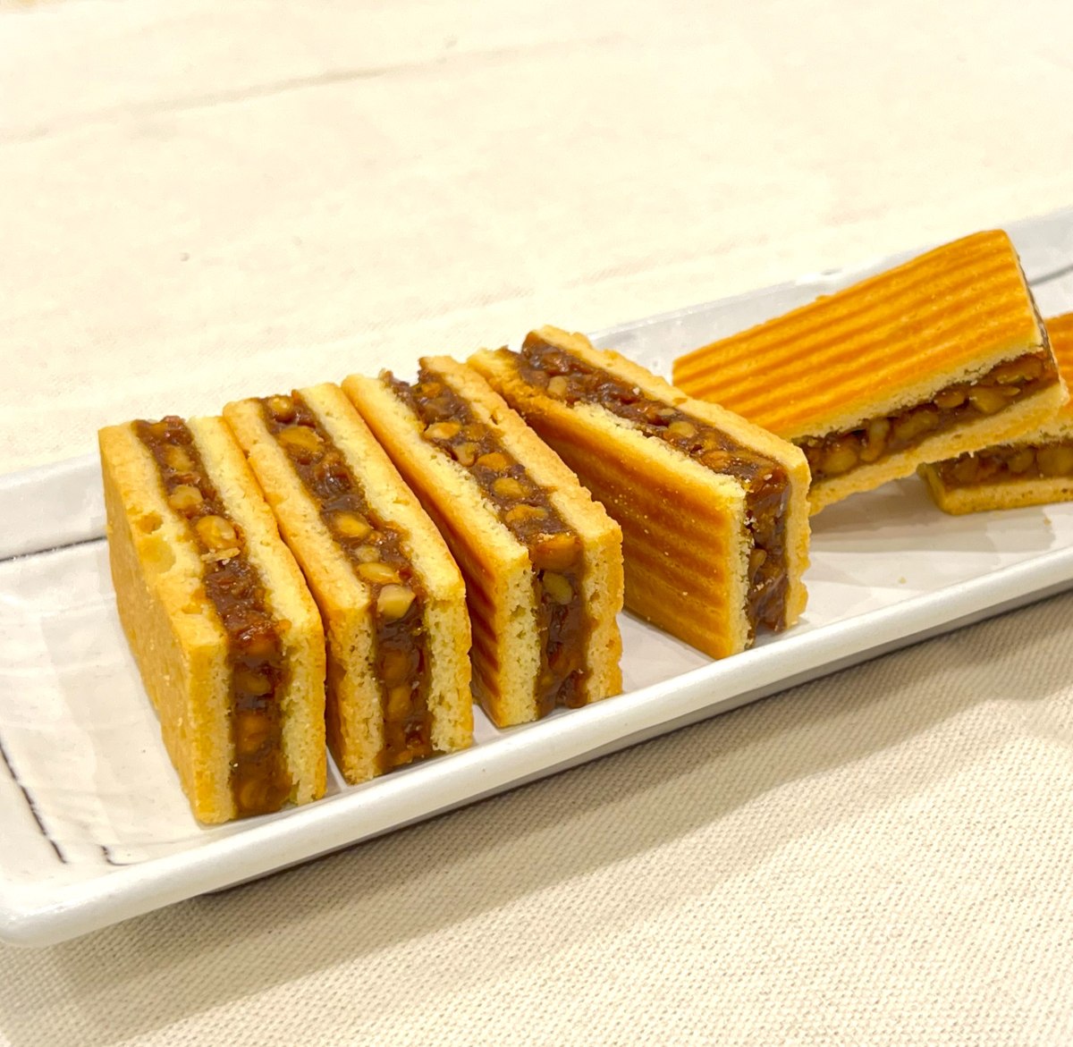 中大×バーゼル「ガトー・オ・ノア」ミディ 8個入