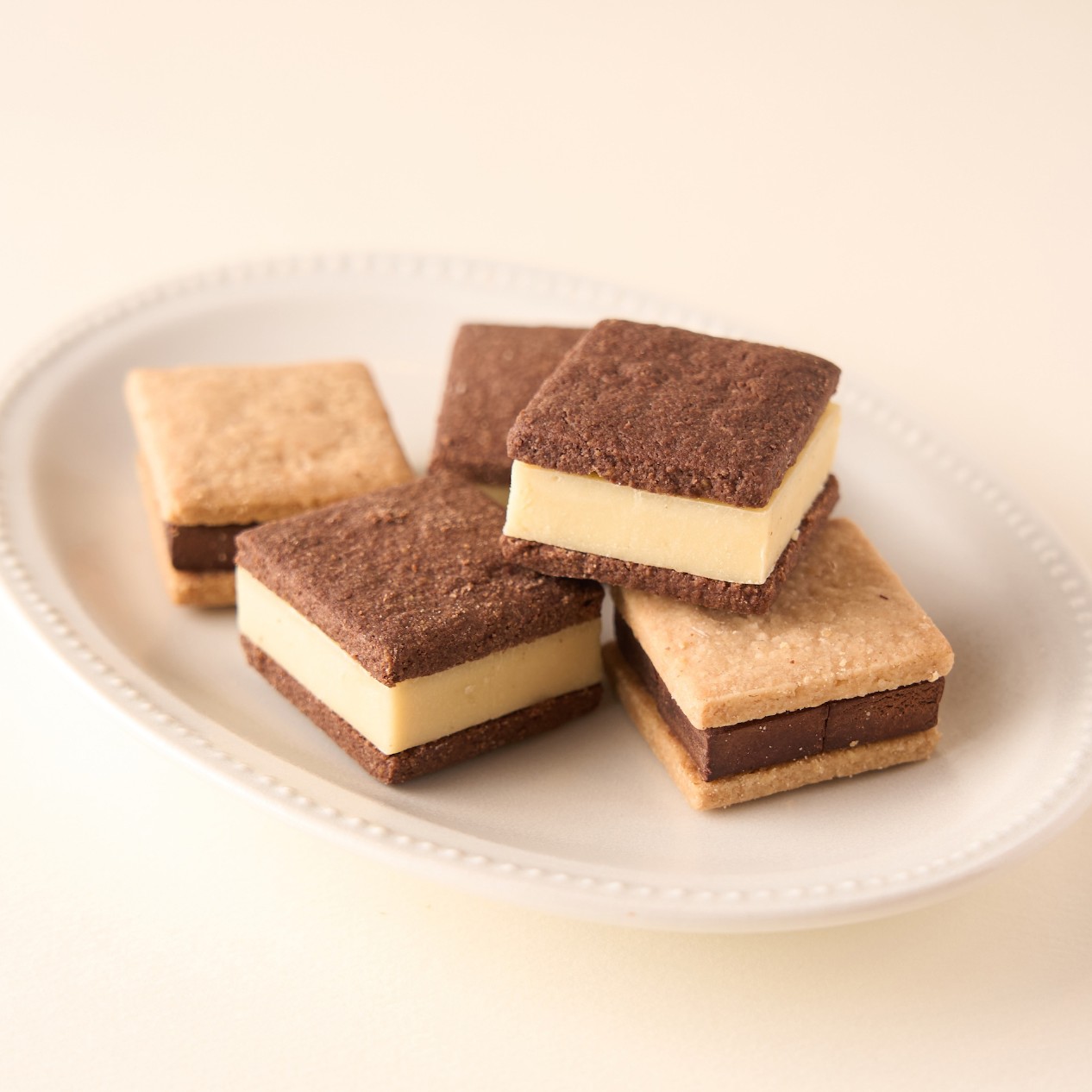 ※ブロンズ以上会員様限定　ホワイト＆ブラック ヴィーガン生チョコレートサンド５個セット＜ご自宅用※簡易包装＞