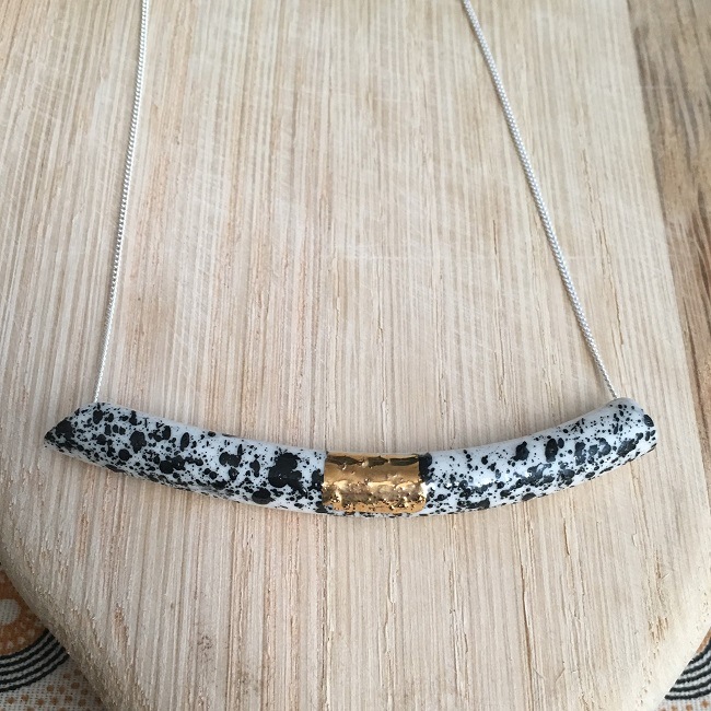 Nina Bosch フルートネックレス 8cm ングニ色