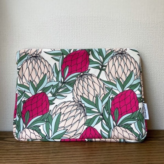 南アフリカ産パソコンケース 13インチ用 Protea Leaves(Pink)