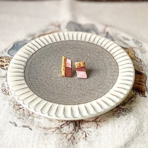 南アフリカ産 Elke Le Roux 陶器ピアス pink brick