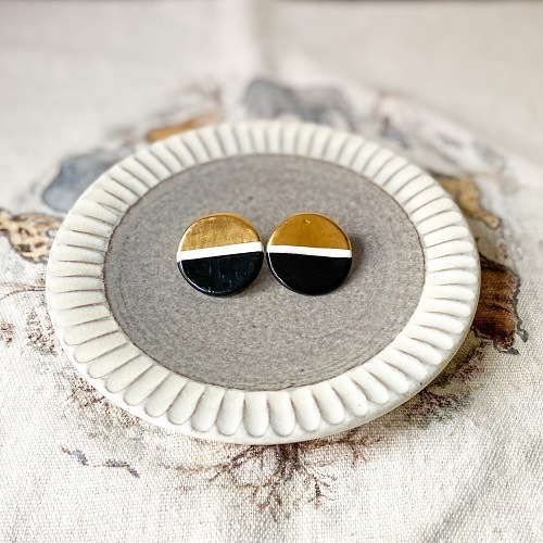 南アフリカ産 Elke Le Roux 陶器ピアス Black round shine