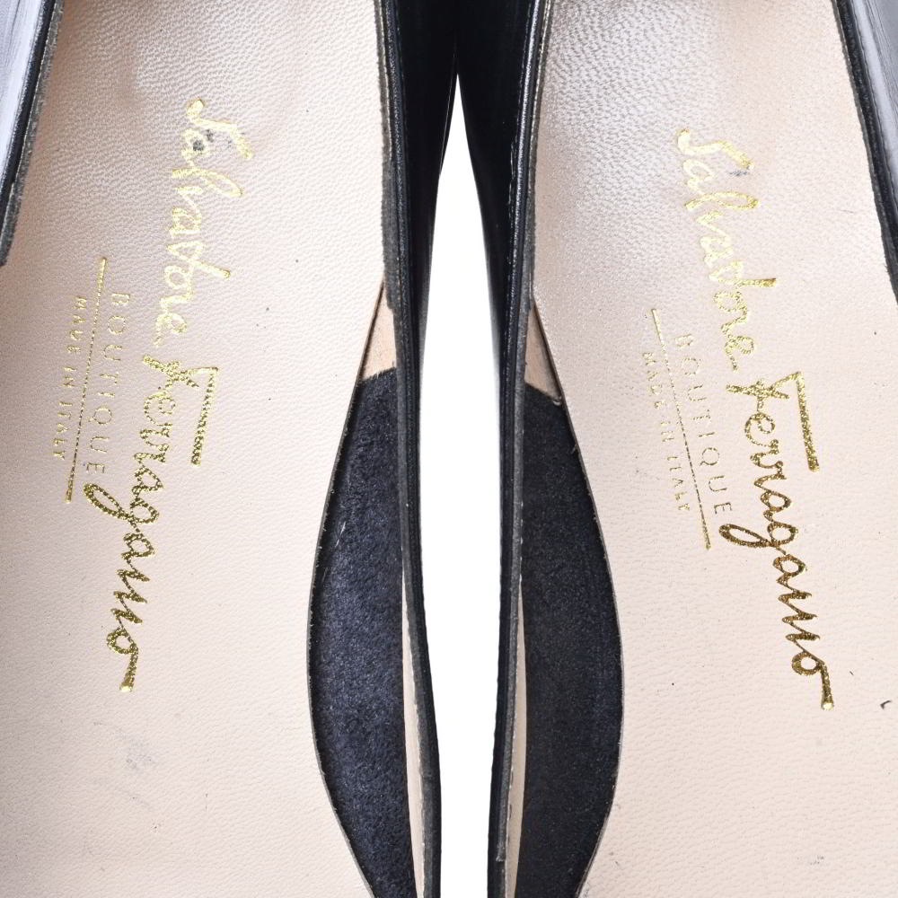 Salvatore Ferragamo 쥶 ե