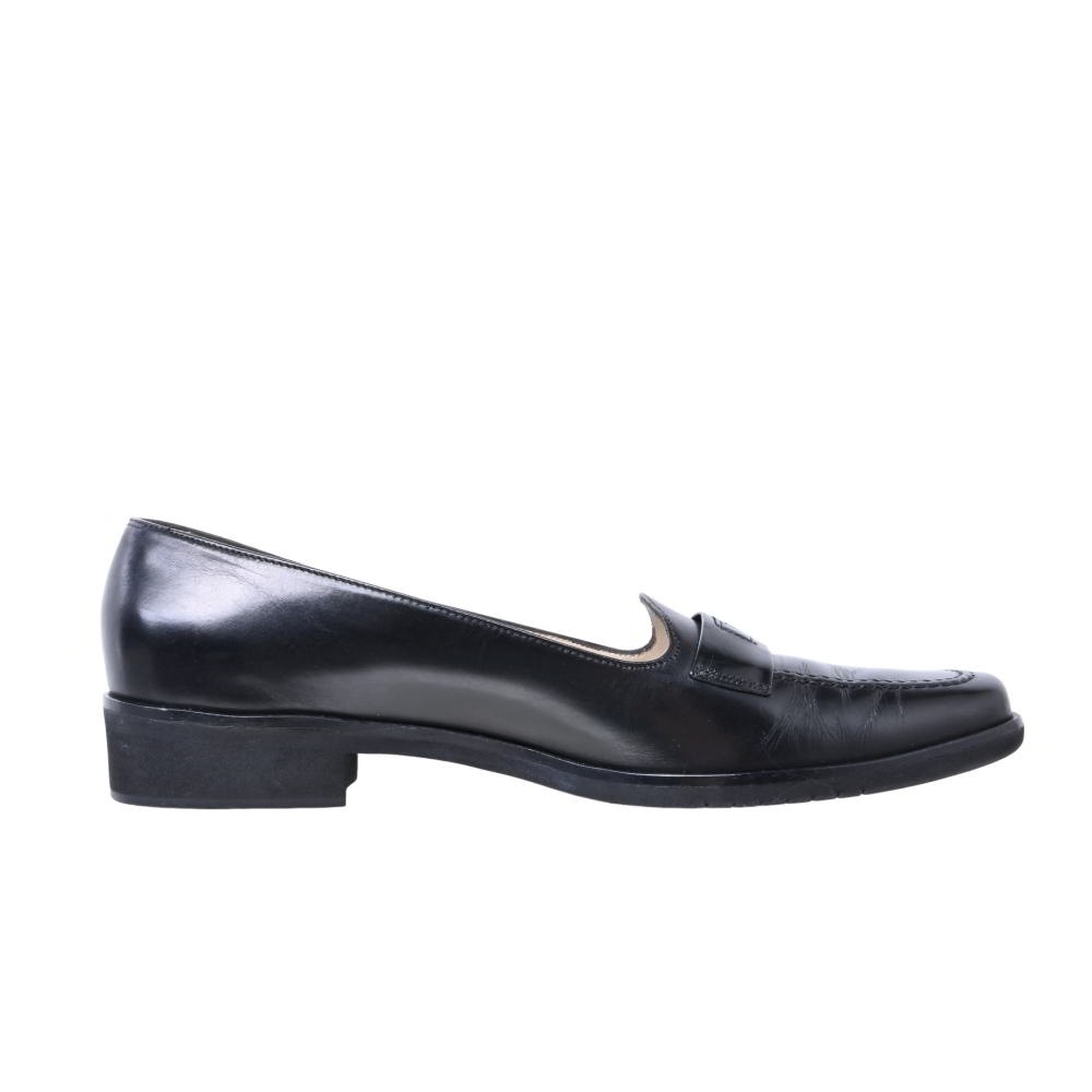 Salvatore Ferragamo 쥶 ե