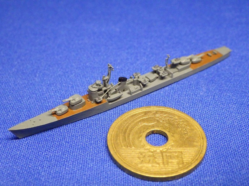 1/2000　冬月型駆逐艦（UVレジン版）