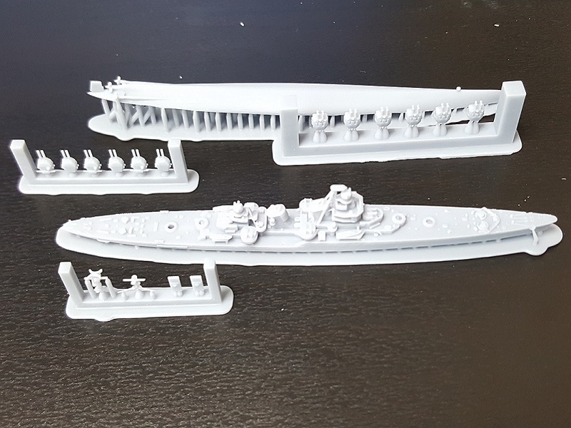 1/2000 ソビエト連邦海軍 スモレンスク級軽巡洋艦 の販売 DAMEYA-NET