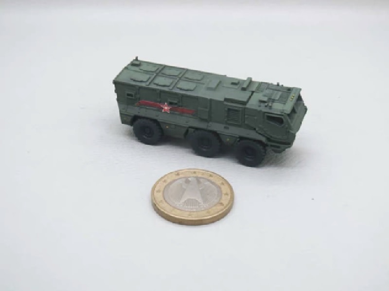 1/144　ロシア軍　KamAZ-63968 タイフーン-K