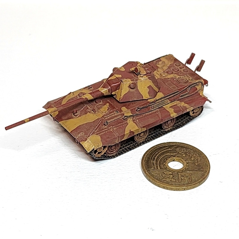 本格的な、戦車(50センチ).    急な斜面も登って行く！ 本格的な、戦車(50センチ). 急な斜面も登って行く！本格的な、戦車(50