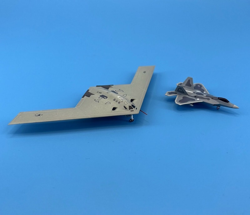 1/400��B-21�쥤������F-22�����ѡ���ץ���