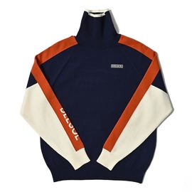 配色ライン入りタートルネックニット