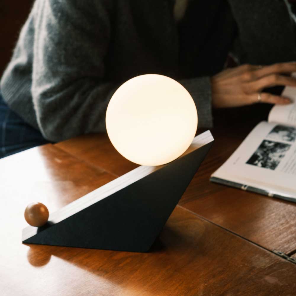 ティルト テーブルランプ 