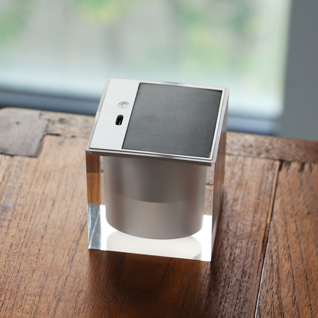 ミニ キューブ ソーラー キャンドル | やさしく揺れる灯りのソーラー