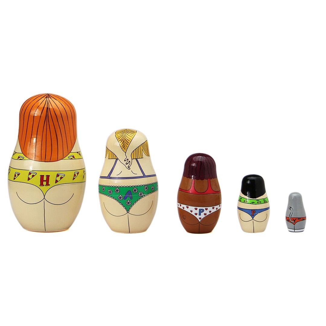 ハッピー ホット ガールズ | 女性たちのマトリョーシカ | BRANDS