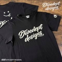 DIVEDEPT. NO OFF DAYS BASSEN PRINTED SHORT SLEEVE TEE DNBS-0082