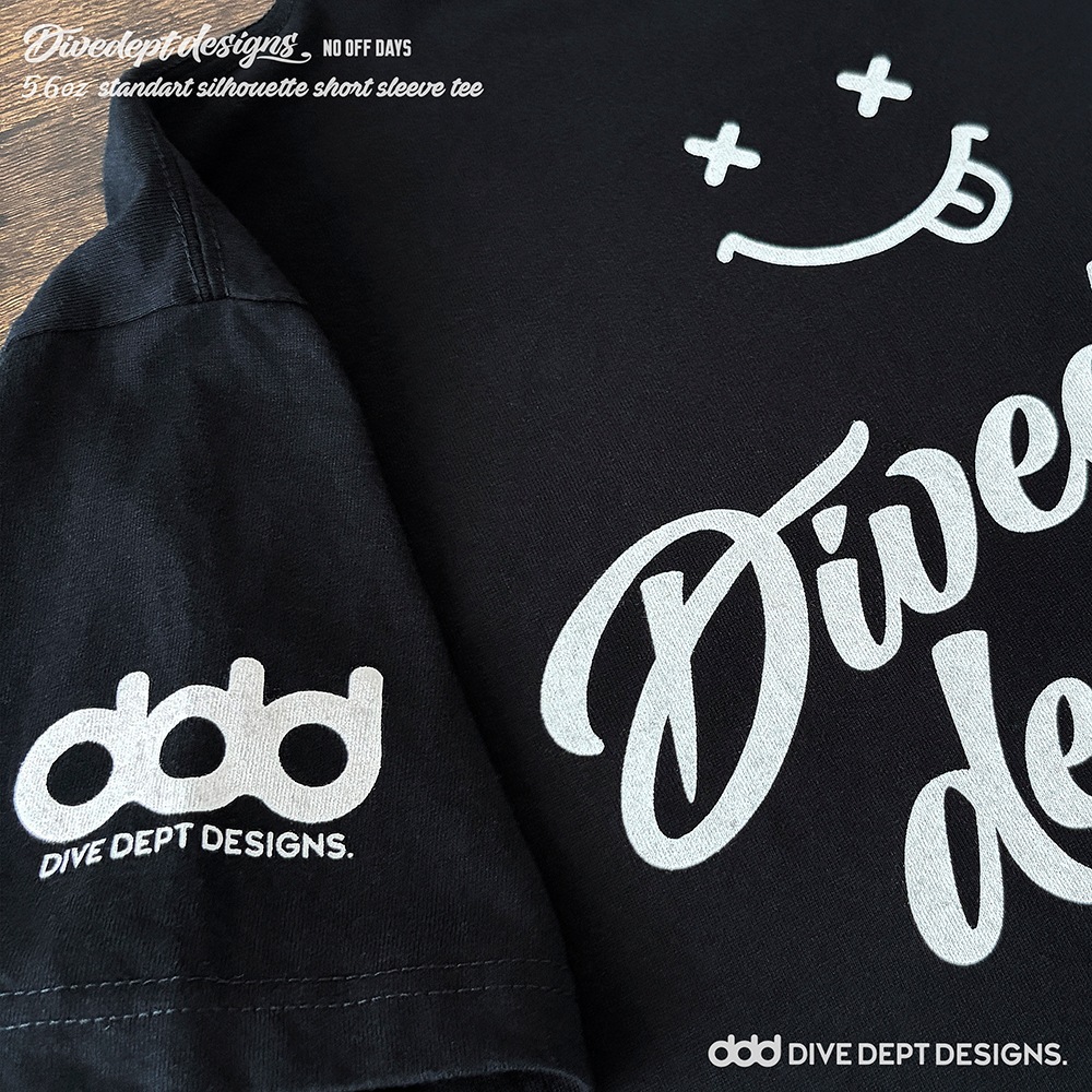 DIVEDEPT. NO OFF DAYS BASSEN PRINTED SHORT SLEEVE TEE DNBS-0082