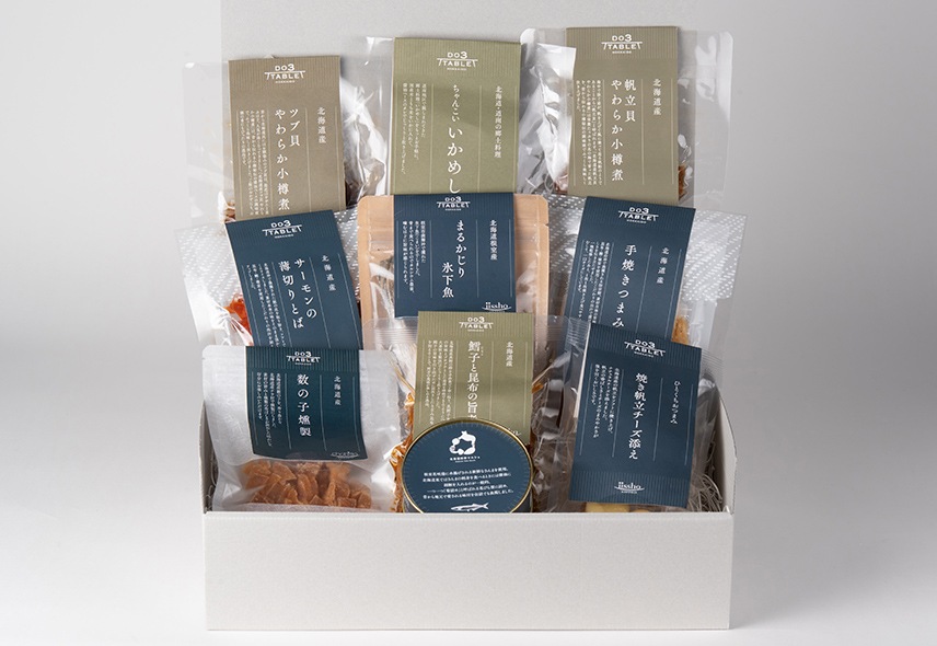 晩酌を楽しむ北海道の海鮮セット