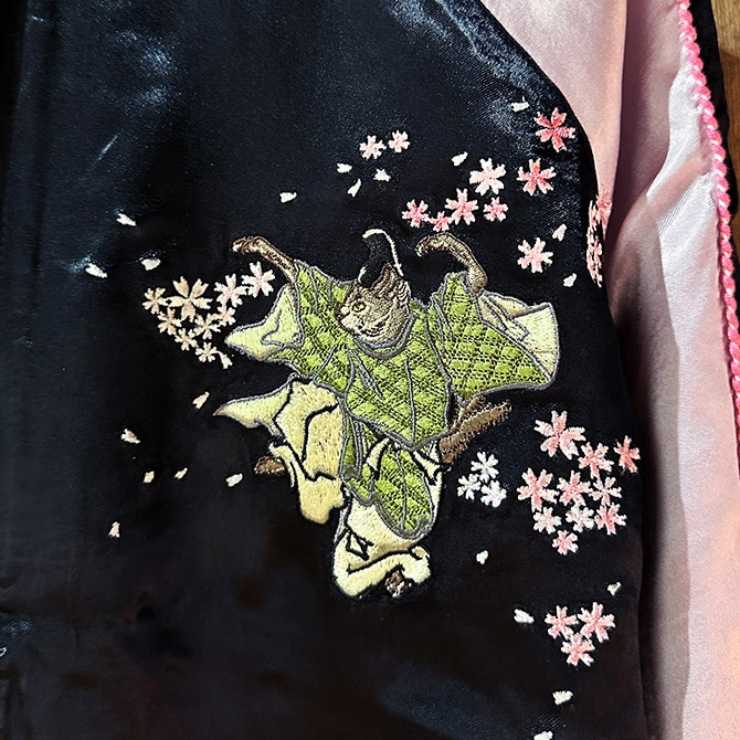 XXLサイズ]平安猫の宴会柄刺繍リバーシブルスカジャン｜和柄｜横須賀