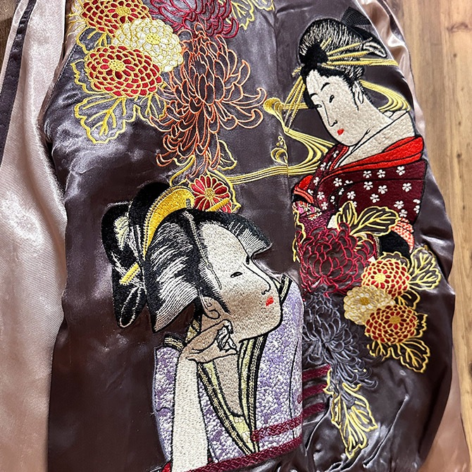 10/31まで10％引き】[Lサイズ]芸者柄刺繍リバーシブルスカジャン【送料