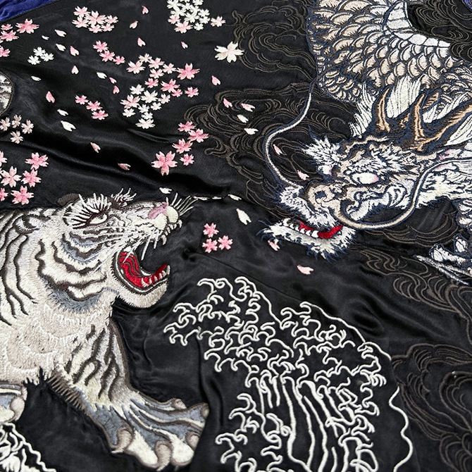 Mサイズ]白虎と白龍柄刺繍リバーシブルスカジャン【送料無料】｜和柄