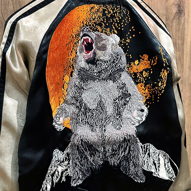 Mサイズ]月に熊柄刺繍リバーシブルスカジャン【送料無料】｜和柄