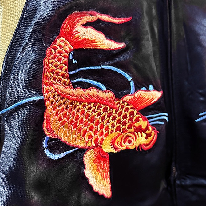 Mサイズ]菊と緋鯉柄刺繍リバーシブルスカジャン｜和柄｜横須賀