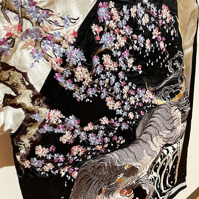 イオラニ 桜 虎　刺繍 リバーシブル スカジャン サイズM イオラニ 桜 虎 刺繍 リバーシブル スカジャン サイズM