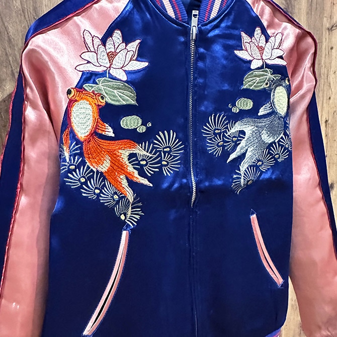 Lサイズ]赤黒出目金柄刺繍リバーシブルスカジャン【送料無料】｜和柄