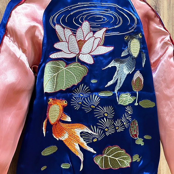 Lサイズ]赤黒出目金柄刺繍リバーシブルスカジャン【送料無料】｜和柄