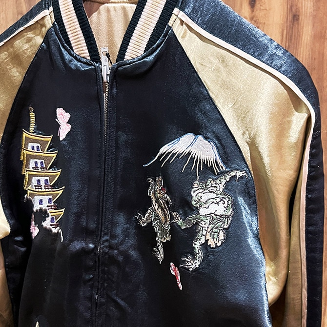 Mサイズ]蛙の無礼講柄刺繍リバーシブルスカジャン【送料無料】｜和柄