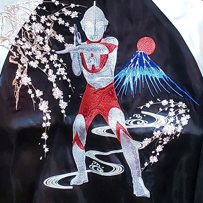 期間限定送料無料キャンペーン】[XXLサイズ]桜とウルトラマン刺繍