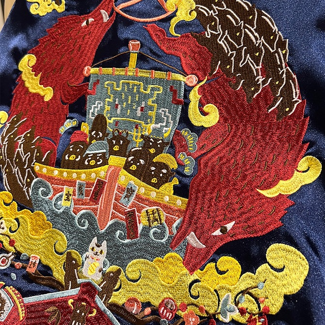 Lサイズ]ごちゃふるワールド猪奮迅柄刺繍リバーシブルスカジャン