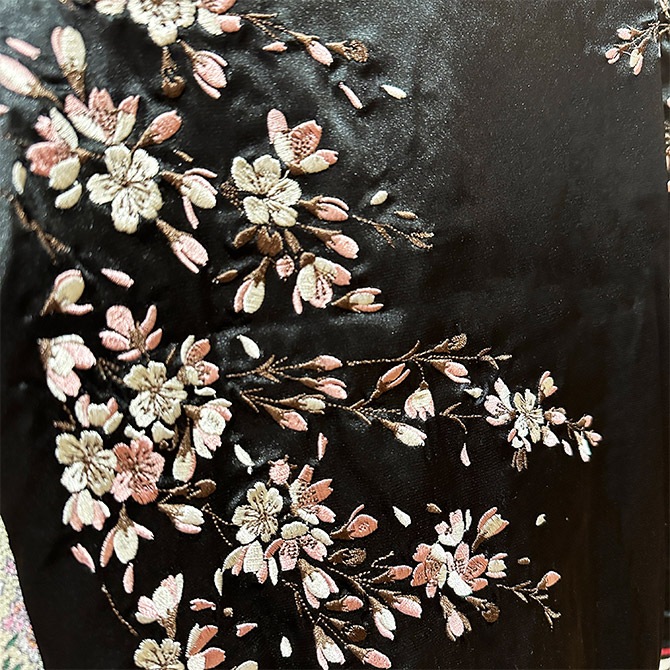 横須賀 スカジャン ピンク 黒刺繍　ヒューストン スカジャン Yokosuka刺繍入り 横須賀発祥 SUKAJAN 刺繍ドラゴン