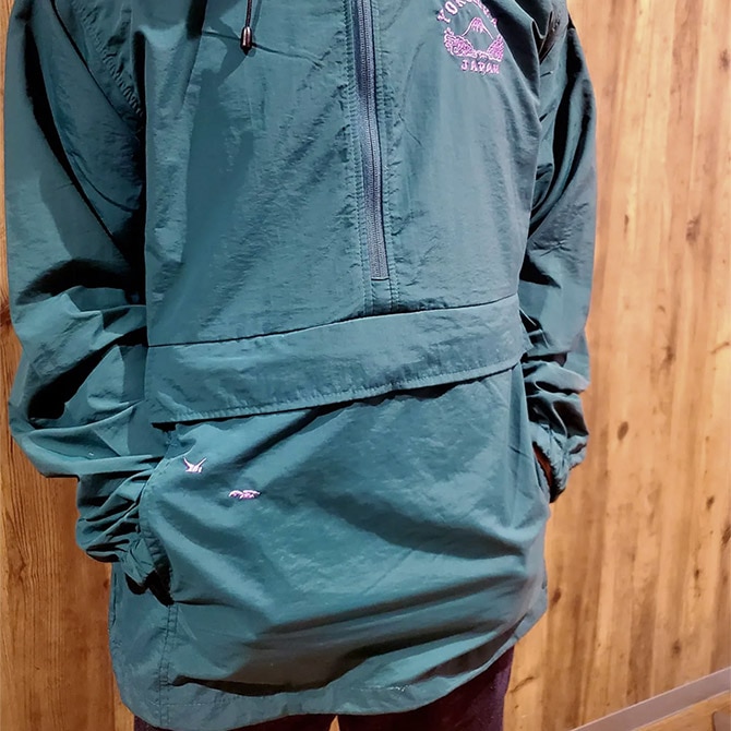 送料込】横須賀富士柄刺繍アノラックパーカー（アンティークグリーン