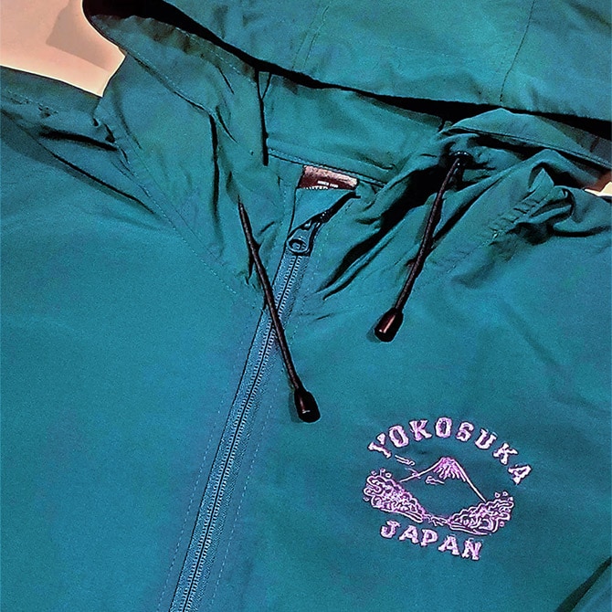 送料込】横須賀富士柄刺繍アノラックパーカー（アンティークグリーン