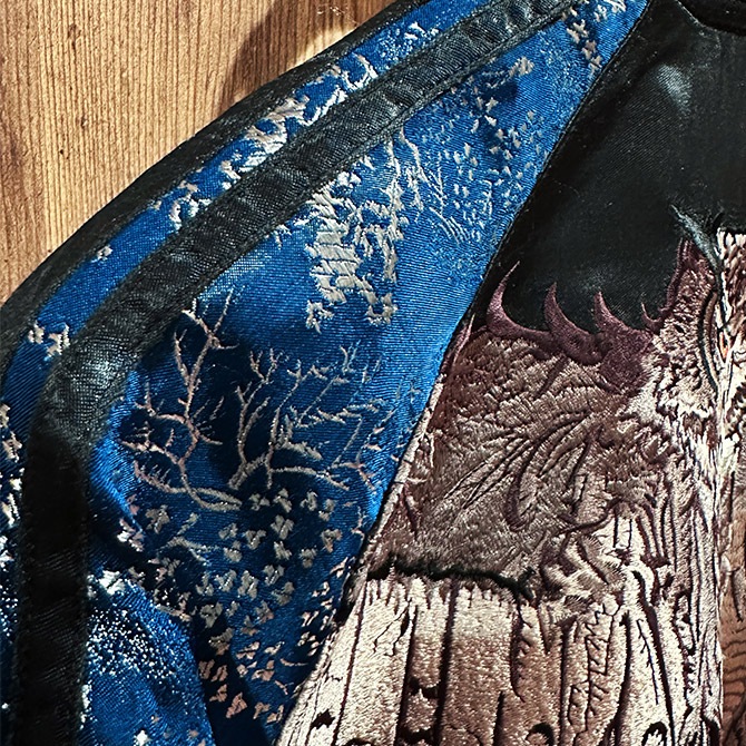 希少!MFSBの黒色サテンリバーシブル刺繍スカジャンXL/ネイティブ柄 希少!MFSBの黒色サテンリバーシブル刺繍スカジャンXL/ネイティブ