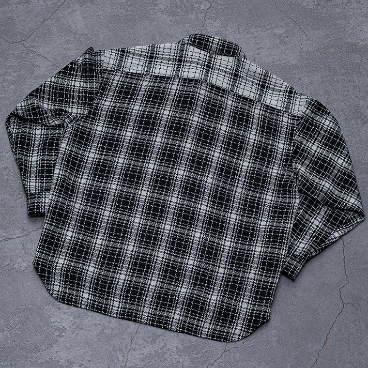 <予約商品>SIROKUROTSUKANAI SHIRT JKT