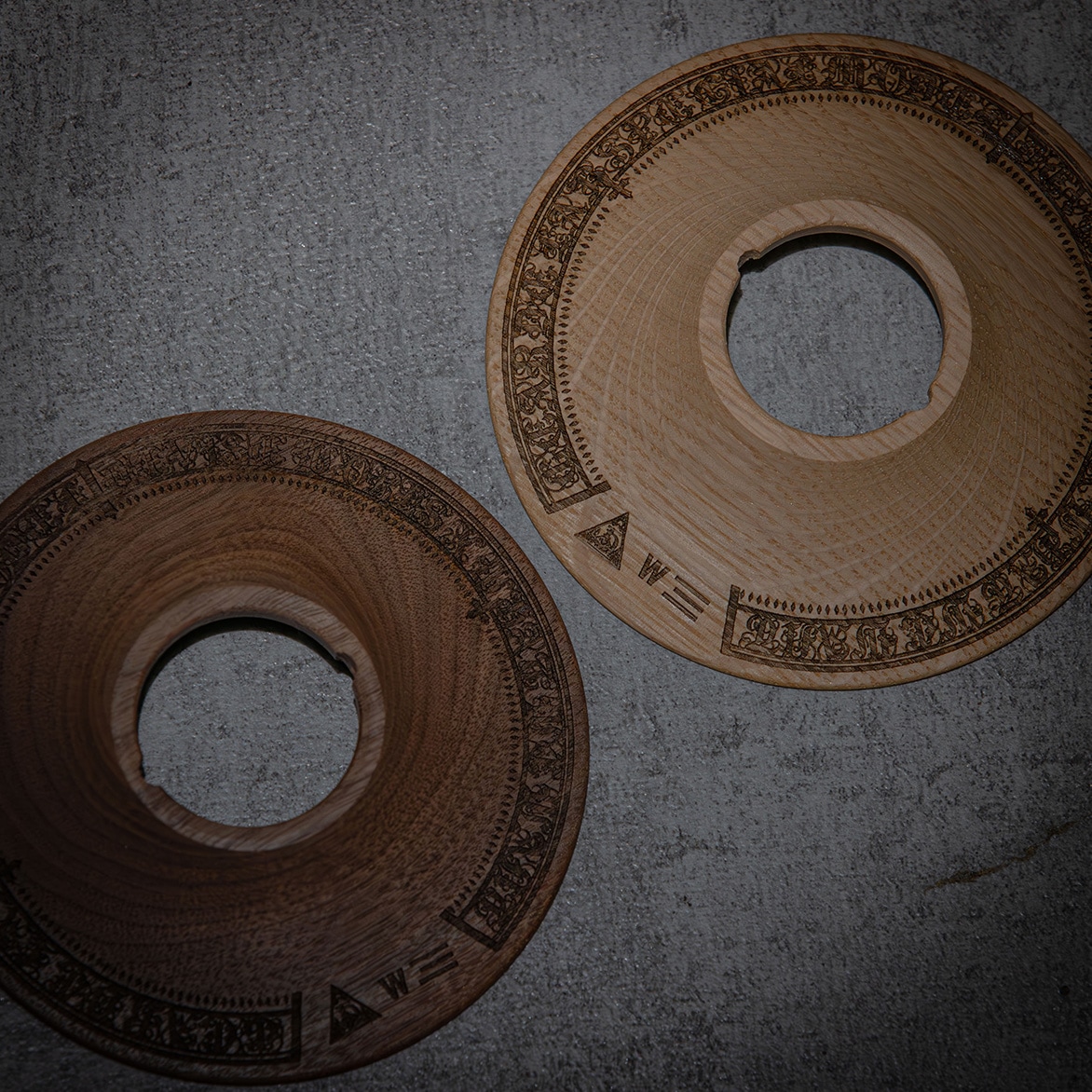 PLUS CROSS | WOOD SHADE