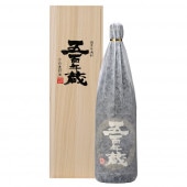 芋焼酎 五百年蔵 (瓶・木箱入）1800ml 25度〈焼酎6035〉