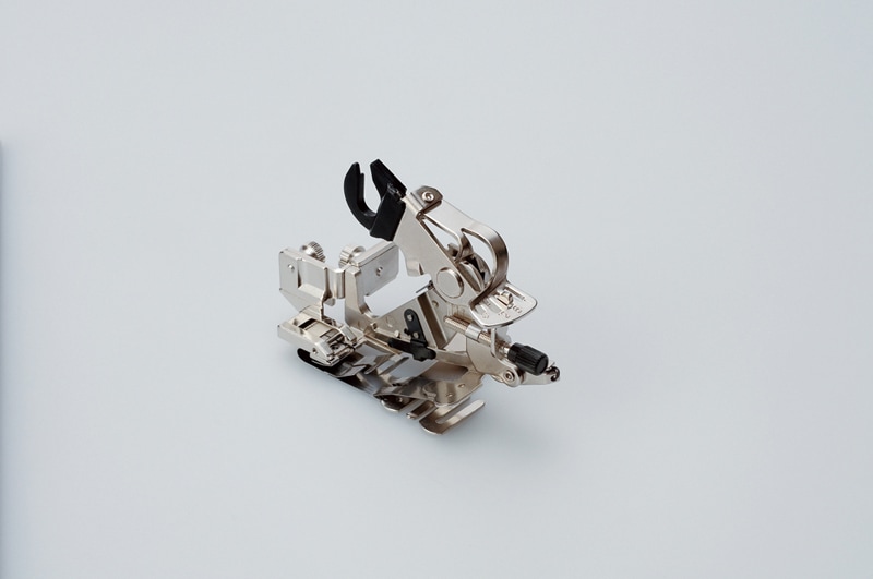 ラフラー押さえ