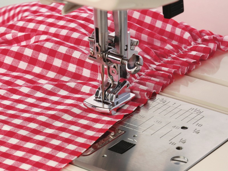 ギャザリング押さえ