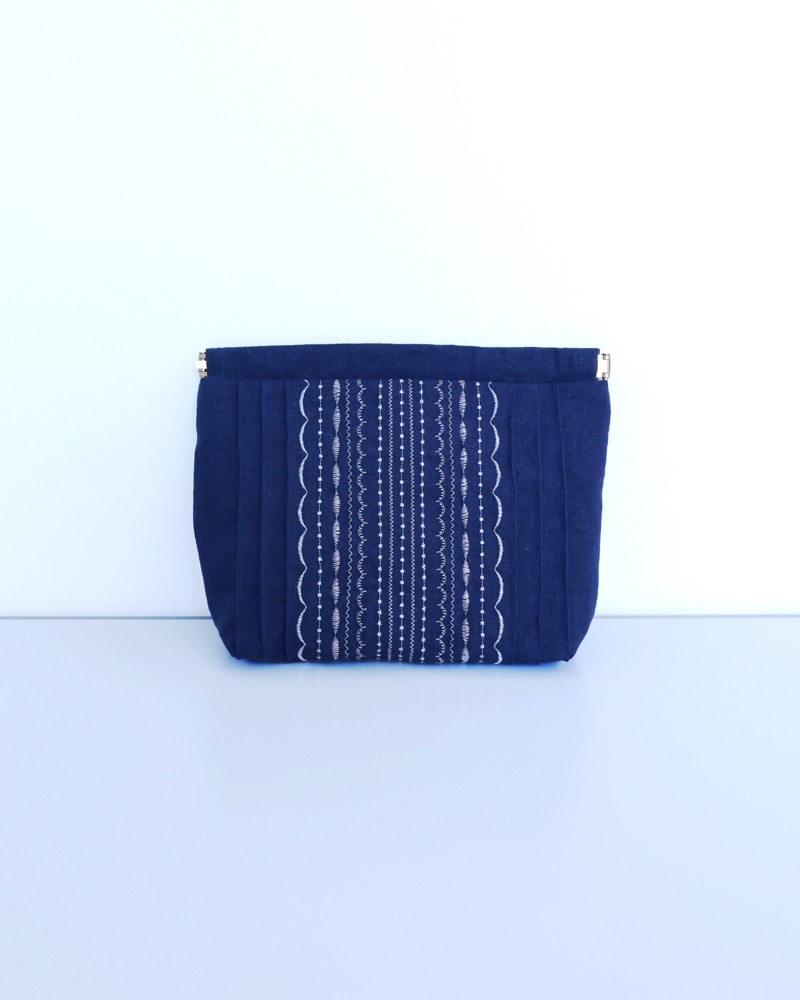 ピンタックのクラッチバッグ※出荷準備中