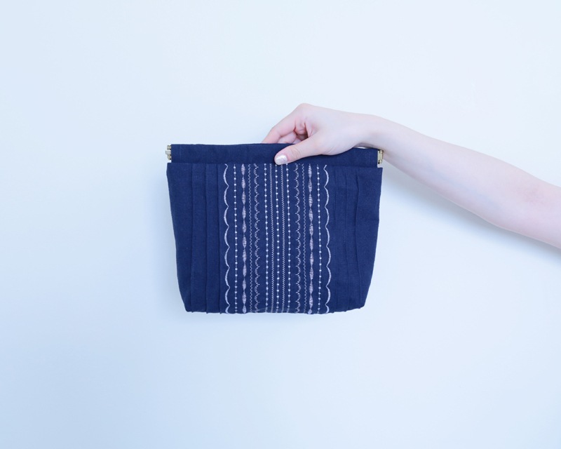 ピンタックのクラッチバッグ※出荷準備中