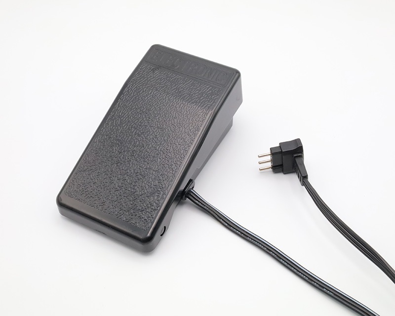 フットコントローラー(電子ミシン用)