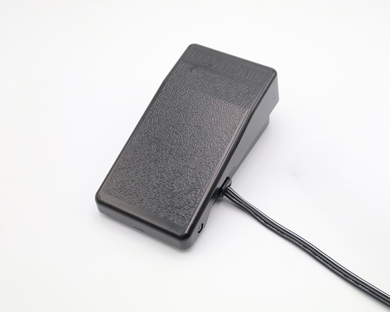 フットコントローラー(電子ミシン用)